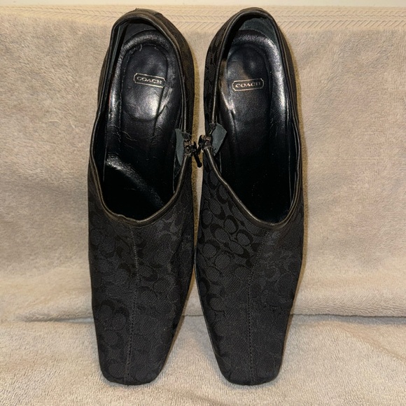 Coach *Rare* Vintage A3971 Daphne Block Heel Logo Bootie in Black/Black size 7B - Picture 3 of 16